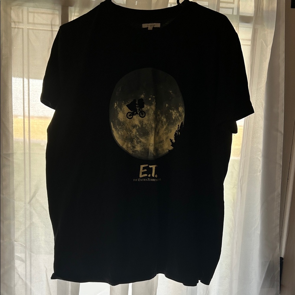 Maurices Black E.T. Graphic Short Sleeve Tee